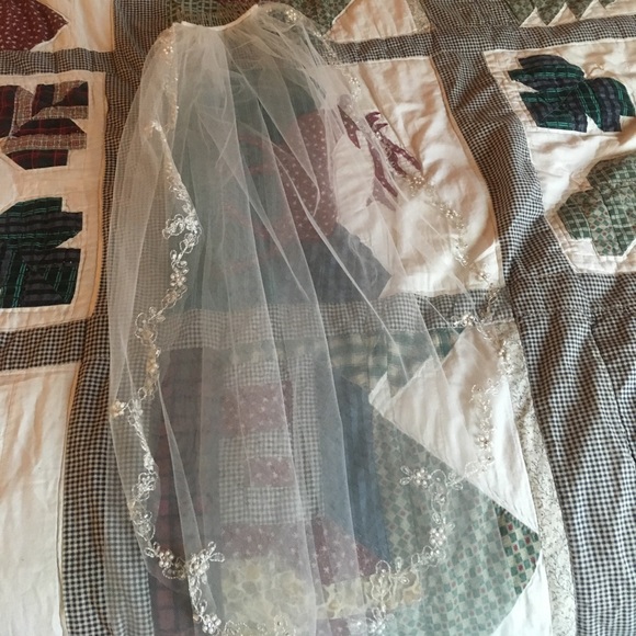 Wedding veil - Picture 2 of 4